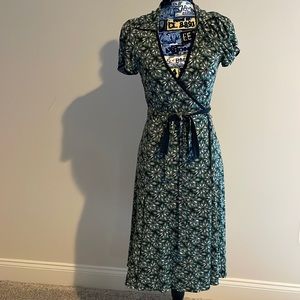 BCBGMaxAzria Green Wrap Dress – Size Small (S)